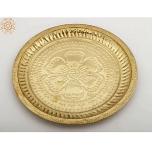 Assiette de service ronde en laiton gaufré AK en laiton fini polonais pièce artisanale pour ustensiles de cuisine et articles d'hôtel - Product Image 5