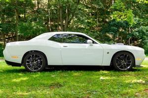 รถซีดานขนาดใหญ่สมรรถนะสูง ปี 2024 พร้อมเครื่องยนต์เทอร์โบ ปรับปรุงสมรรถนะบนสนามแข่งขันและคุณสมบัติระดับพรีเมียม เบาะหนัง หลังคาซันรูฟแบบพาโนรามา - Product Image 6