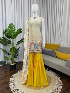 Nouvelle tenue de soirée de mariage de créateur en soie chinon avec broderie de fils et de sequins, bordure en dentelle, haut et sharara et dupatta en soie chinon - Product Image 4