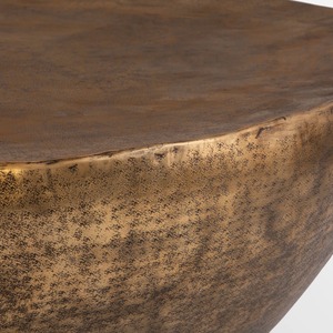 Tables basses en métal doré de haute qualité, aspect moderne et épuré, écologiques, robustes, texture martelée, plaqué or M.R. ARTISANAT - Product Image 2