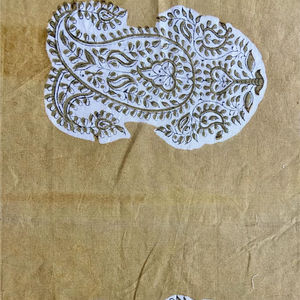 Tissu en coton imprimé à la main, base moutarde, motif Paisley Buta - Product Image 4