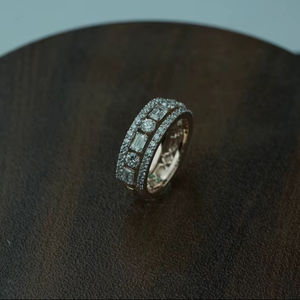 Anillo de diamante cultivado en laboratorio de lujo redondo y corte esmeralda VS1 claridad IGI SGL certificado Oro rosa oro plata proveedor mayorista - Product Image 1