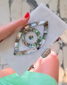 Bolso de mano de resina ligero y duradero para mujer-Patrones personalizables-Perfecto para bodas y ocasiones especiales de la India - Product Image 1