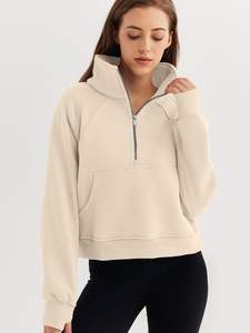 Vente en gros de sweats à capuche et sweat-shirts à col roulé imprimés pour femmes avec fermeture éclair à manches courtes pour la position du logo avant en hiver - Product Image 4