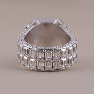 Anillo de Lujo Moderno con Diamantes Naturales Baguette, Oro de 18K, Certificado IGI, Corte Brillante, para Mujer - Product Image 4