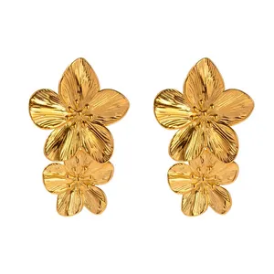 INS Luxo em aço inoxidável Double Flower Pendant Stud Earrings Vintage impermeável PVD 18K banhado a ouro brincos para mulheres