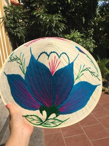 ราคาที่ดีที่สุดคุณภาพสูงLeafทรงกรวยหมวกNon Laเวียดนามที่ดีที่สุดราคาHandmadeไม้ไผ่ปาล์มหมวกฟางแบบดั้งเดิม - Product Image 5