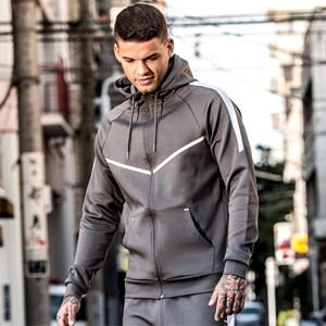 Survêtement en polyester 95% avec logo personnalisé 2025 Survêtement surdimensionné de sport imprimé bouffant pour homme en 100% coton - Product Image 3