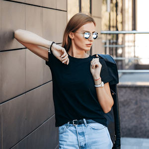 Camiseta Clásica para Mujer, Tejido Elástico Cómodo, Corte Moderno, Color Sólido, Ideal para Uso Casual en la Oficina, Ropa de Calle, Calidad de Exportación - Product Image 2