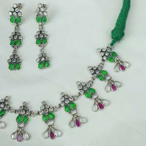 Conjunto de Gargantilla y Pendientes de Plata con Diseño Floral Bohemio Ayushi, Joyería Fina para Bodas y Regalos, Chapado en Oro con Circonitas - Product Image 5