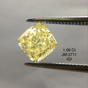 Fancy Light Yellow 1.06 Carat Brilliant Cushion Cut Natural Fancy Color VVS1 Clarity IGI Lab Certified Real Diamond à bas prix - Product Image 1