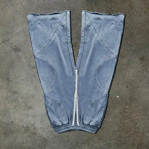 Pantalones desgastados personalizados Hombres French Terry Pierna ancha Lavado ácido Baggy Flared Rhinestone Pantalones de chándal - Product Image 5