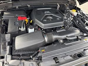 Usado 2021 JEEP Wrangler Unlimited Sahara Altitude 4WD volante a la izquierda - Product Image 6