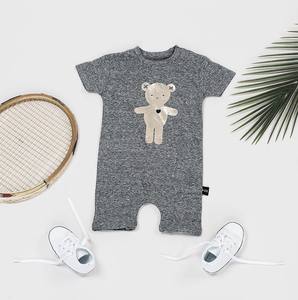 Ropa de bebé de algodón orgánico OEM al por mayor con logotipo personalizado y cierre de cremallera marca personalizable del fabricante de la India - Product Image 3