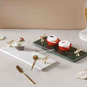 Plateau à fromage en marbre vert moderne personnalisé de qualité supérieure, durable, de qualité alimentaire, avec couteau en bois, décoration de Noël, de l'Aïd et du Ramadan - Product Image 4