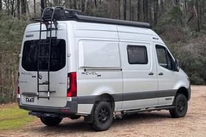 Mercedes-Benz Sprinter 2500 Winnebago d'occasion 2023, conduite à gauche/droite - Product Image 5