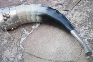 Corne à boire viking en buffle 100% naturelle avec corne de taille unique pour la bière, l'eau, de la meilleure qualité, grossiste d'Inde - Product Image 4