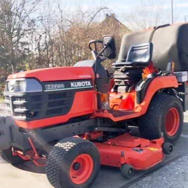 جرار زراعي من Kubota مستعمل إلى حد ما 70 حصان 45 حصان 4WD جرار زراعي من Kubota