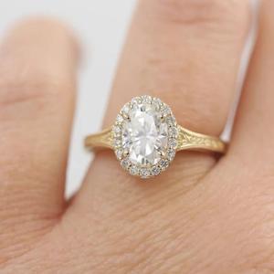 Anillo de diamante creado en laboratorio ovalado IGI, oro blanco de 14 quilates con baño de oro para bodas y compromisos o como una banda diaria - Product Image 5