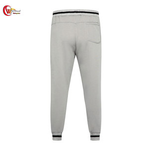 ชุดวอร์มผู้ชายผ้าฟลีซคุณภาพสูงสำหรับฤดูหนาว สไตล์ลำลอง ระบายอากาศได้ดี เป็นมิตรต่อสิ่งแวดล้อม รับสกรีนโลโก้ ดีไซน์ล่าสุด MOQ ต่ำ - Product Image 6