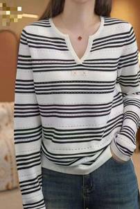 Pull à col rond en laine mélangée écologique pour femmes mince à manches longues avec motif à rayures tricoté par ordinateur printemps tenue décontracté - Product Image 6