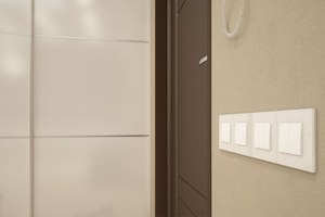 Offre Spéciale moderne blanc ABS plastique 16A 220V EU/UK/US normes quatre places cadre prise interrupteur pour bureau à domicile de haute qualité - Product Image 6