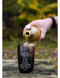 Vaso de chupito de cuerno de búfalo grabado personalizado para regalos y coleccionables, vidrio de cuerno pulido para una experiencia de bebida tradicional - Product Image 3