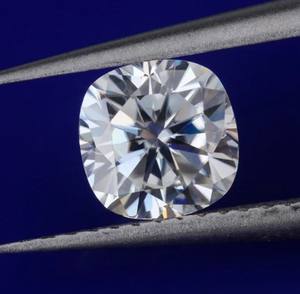 Piedra suelta de moissanita cortada con cojín de 11mm con certificado GRA, alternativa de diamante de laboratorio de gemas brillantes incoloras para joyería personalizada - Product Image 3