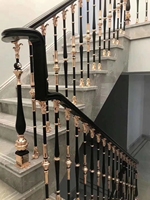 Accessoires de garde-corps en acier inoxydable de meilleure qualité utilisés dans les rampes et les raccords de boîtier d'escalier, y compris les supports, les coudes et les couvertures