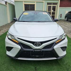 Toyota Camry 2018, Sedán - Product Image 1