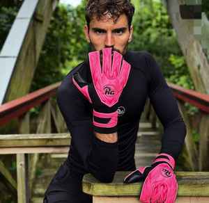 Guantes de portero de cuero duradero de alta calidad Guantes de revés de PU con protección de liquidación mejorada El mejor agarre para uso en exteriores - Product Image 5