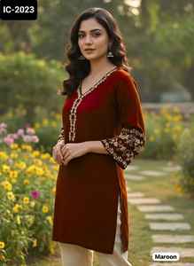 Nuevo diseñador de ropa diaria e informal para mujer, Kurtis cortos de rayón pesado y parte superior con hermoso trabajo de bordado, Kurtis cortos de bajo precio - Product Image 2