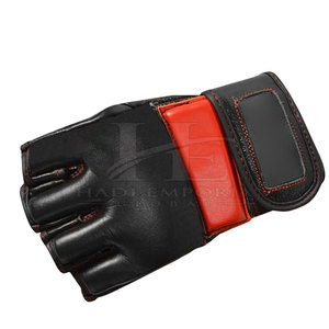 Gants de MMA professionnels pour hommes avec design à doigts ouverts et coutures durables pour une utilisation à long terme - Product Image 2
