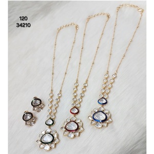 Offre Spéciale personnalisable indien mariée Kundan ensemble bijoux faits à la main avec diverses options de pierre et de couleur disponibles à la quantité en vrac - Product Image 1