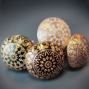 Poignées de meubles en laiton gravé, finition artisanale, boutons de tiroir, patine noire dorée pour la décoration de la cuisine, de l'hôtel et de la maison - Product Image 1