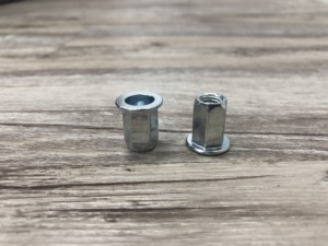 Écrou à riveter OEM ODM GB M3 M4 M5 M6 M8 semi-hexagonal en acier inoxydable, écrou à riveter en aluminium, échantillon offert, fabricant de rivets - Product Image 4