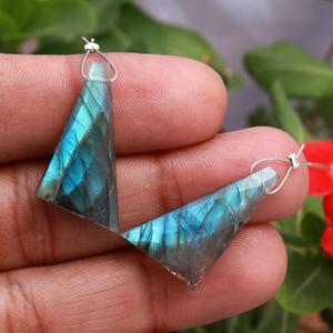 พลอยลาบราโดไรต์สีน้ำเงินธรรมชาติ DHORGEMS ทรงเหลี่ยมหลากหลายรูปแบบ พร้อมคุณสมบัติเปลี่ยนสี สำหรับทำต่างหูและเครื่องประดับ - Product Image 6