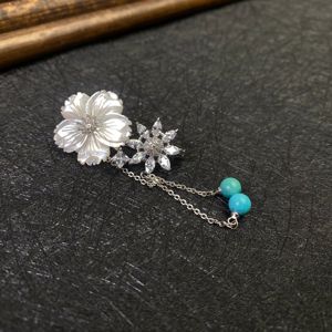 Broche turquoise et nacre - Product Image 1