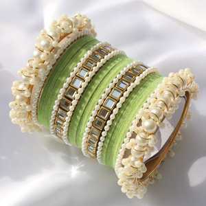 Nuevo estilo Top Seller Brazaletes de ropa nupcial Conjuntos para mujeres Venta al por mayor Precio barato Brazaletes de terciopelo Color diferente para fiestas de boda - Product Image 4