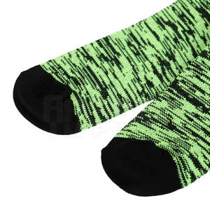 Chaussettes de sport unisexes de qualité supérieure personnalisables avec logo anti-odeur dans le bas du corps Dernières chaussettes de sport de différentes couleurs pour le printemps - Product Image 6