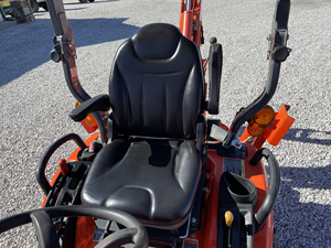 Chargeuse-pelleteuse Kubota avec cabine |    Kubota BX25D 25HP 4x4 863 heures |   Chargeuse-pelleteuse Kubota BX23 d'occasion en bon état - Product Image 6