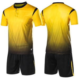 2025 Maillot de football personnalisé de haute qualité Nouveau design de sublimation avec logo de l'équipe pour les joueurs et les équipes de football - Product Image 4