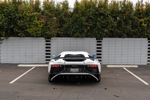 100 % ABORDABLE - Voitures Lamborghini Aventador LP750-4 Superveloce 2016 à transmission intégrale et boîte automatique 7 vitesses à vendre - VENTES AUTO - Product Image 4