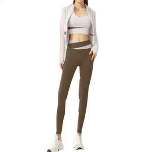 Découvrez nos collections de vêtements de fitness et de yoga 3 pièces pour femmes : Confort ultime : Ensembles de vêtements de fitness et de yoga 3 pièces, vêtements de sport pour la salle de sport - Product Image 4