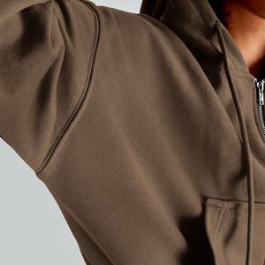 Sweat à capuche de course court en toile légère et confortable pour femmes Design original écologique doublé coton/bambou Badge avant - Product Image 5