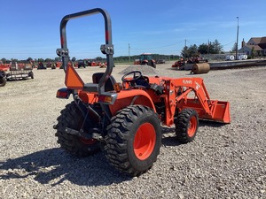 Tractor Kubota L2502HST Usado en Venta, con Potencia Confiable, Manejo Suave, Operación Cómoda y Rendimiento Versátil - Product Image 5