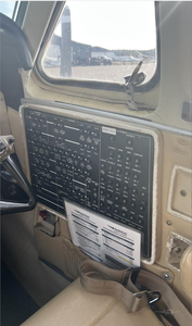 1999 UTILISÉ BEECH-CRAFT KING AIR C90B ORIGINE US - Product Image 2