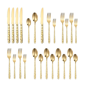 Laiton alimentaire sûr 26 pièces ensemble de couverts matériau de haute qualité poignées martelées fleur de cerisier en acier miroir servant des couverts de créateur - Product Image 1