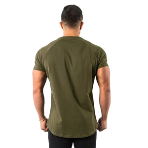 เสื้อยืดออกกำลังกายแขนสั้นของผู้ชายผ้าฝ้าย100% แห้งเร็วพร้อมโพลีเอสเตอร์แบบเรียบและคอสั้น - Product Image 2