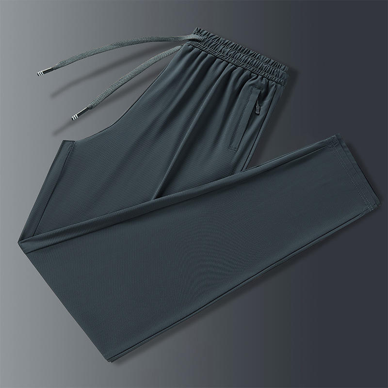 เท้าแบนสีเทาเข้มของผู้ชาย